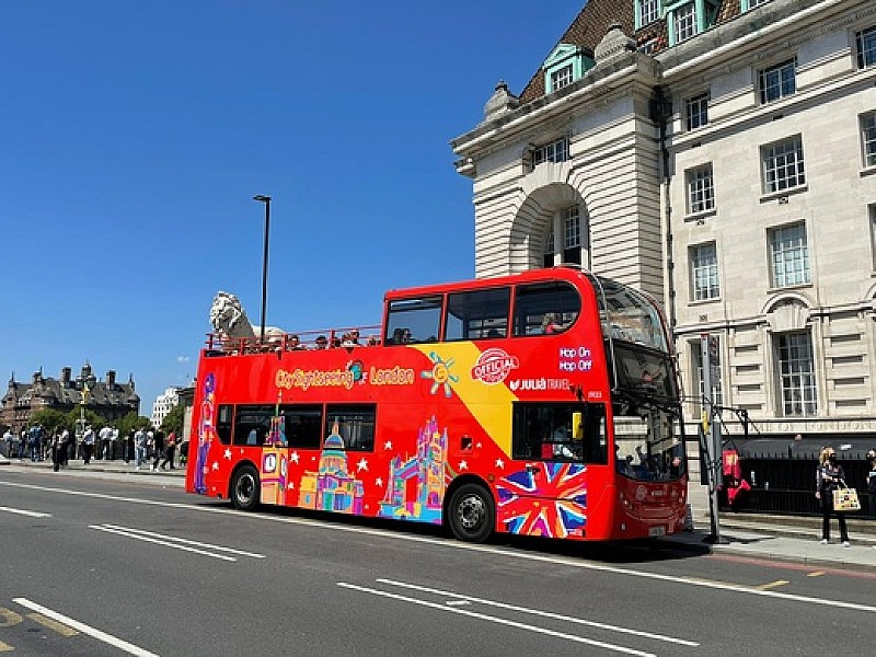 Hop-On Hop-Off London + Thames River Cruise 24-hour Bus + River Cruise