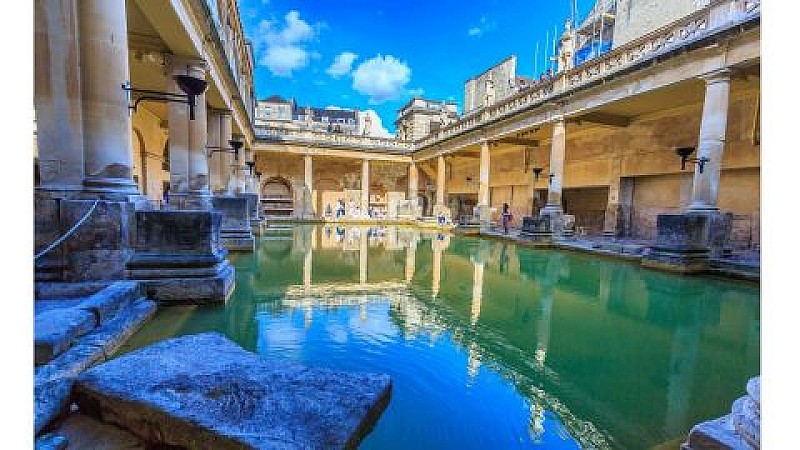 Stonehenge & Bath Private tour with separate Tour Guide