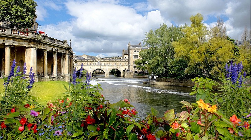 Windsor, Stonehenge & Bath Private tour with Driver-Guide