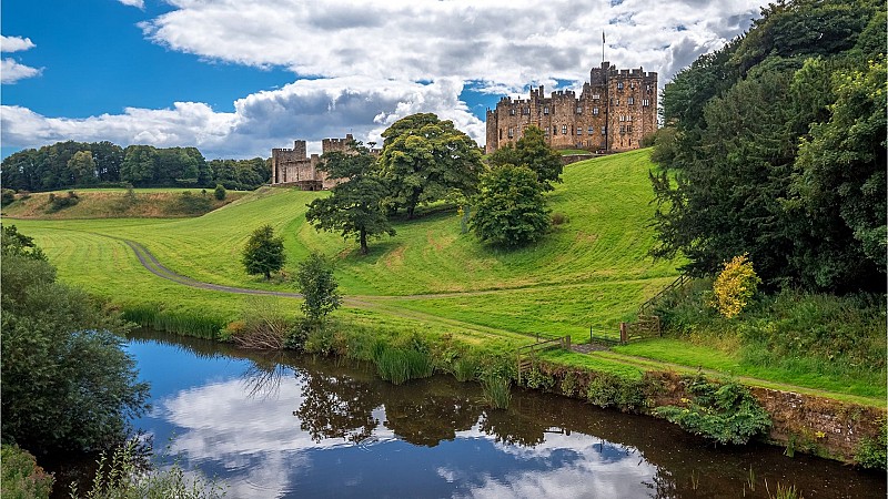 Alnwick Castle Day Tour from Edinburgh