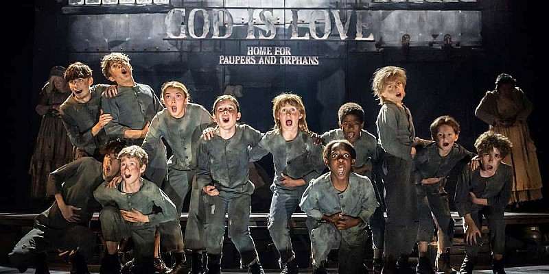 Opplev magien til Oliver! Musikalen i London – Bestill billetter nå!